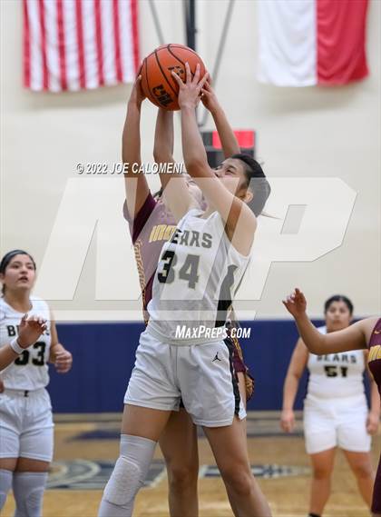 Thumbnail 2 in Edison [Thomas A.] vs Harlandale (UIL 5A Region 4 Bi-District) photogallery.