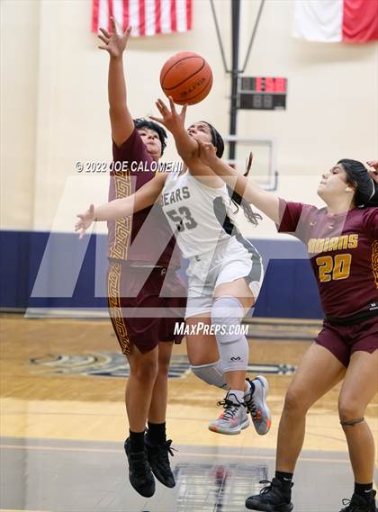 Thumbnail 2 in Edison [Thomas A.] vs Harlandale (UIL 5A Region 4 Bi-District) photogallery.