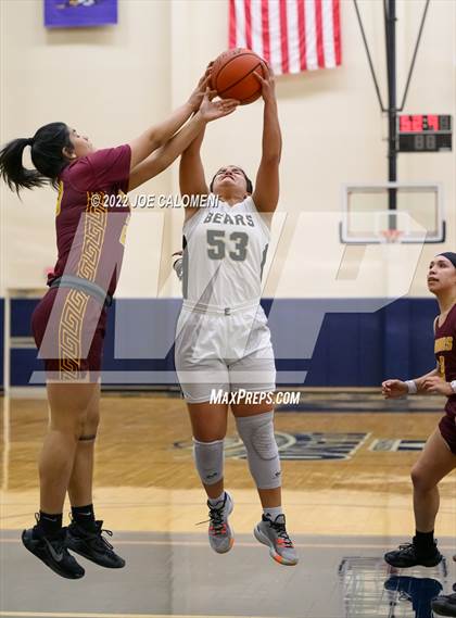 Thumbnail 2 in Edison [Thomas A.] vs Harlandale (UIL 5A Region 4 Bi-District) photogallery.
