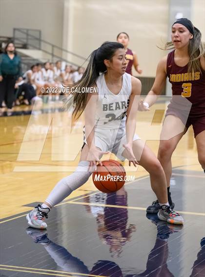 Thumbnail 3 in Edison [Thomas A.] vs Harlandale (UIL 5A Region 4 Bi-District) photogallery.