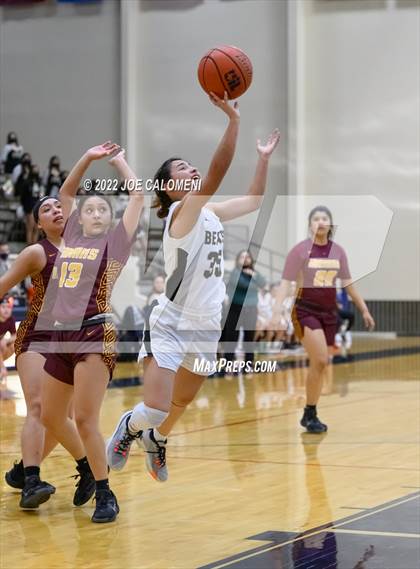 Thumbnail 1 in Edison [Thomas A.] vs Harlandale (UIL 5A Region 4 Bi-District) photogallery.