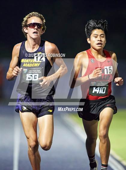 Thumbnail 3 in FHSAA 2A Finals (3200 Meters) photogallery.