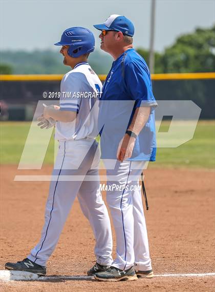 Thumbnail 3 in Madison vs. Greensburg (IHSAA 3A Sectional Semifinal) photogallery.