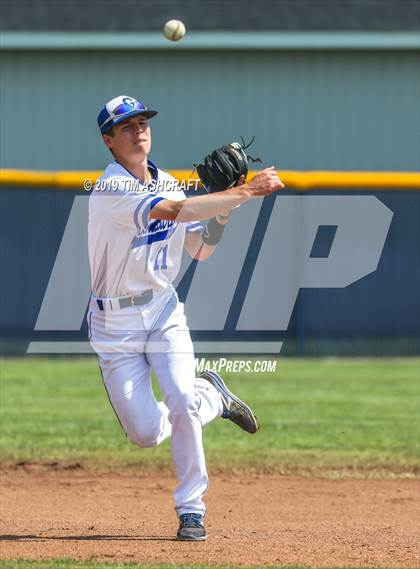 Thumbnail 2 in Madison vs. Greensburg (IHSAA 3A Sectional Semifinal) photogallery.