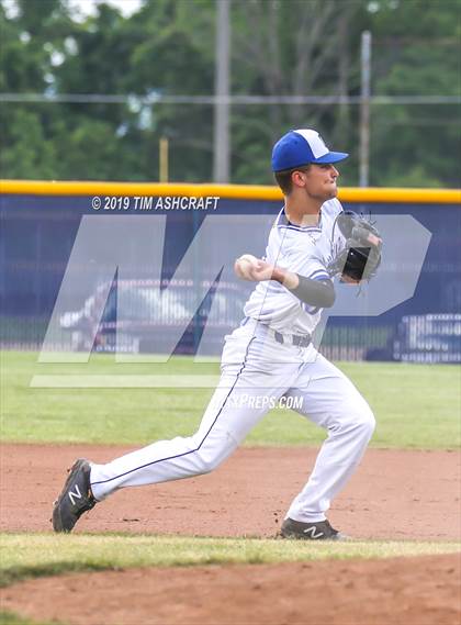 Thumbnail 2 in Madison vs. Greensburg (IHSAA 3A Sectional Semifinal) photogallery.