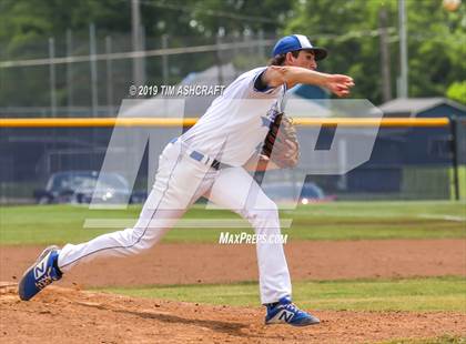 Thumbnail 2 in Madison vs. Greensburg (IHSAA 3A Sectional Semifinal) photogallery.