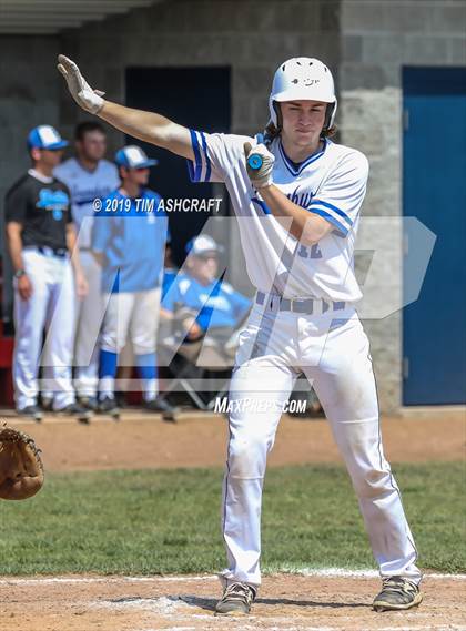 Thumbnail 3 in Madison vs. Greensburg (IHSAA 3A Sectional Semifinal) photogallery.