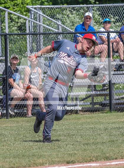 Thumbnail 2 in Madison vs. Greensburg (IHSAA 3A Sectional Semifinal) photogallery.