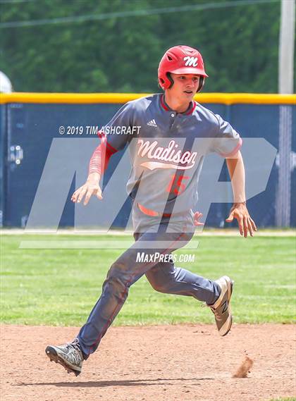 Thumbnail 3 in Madison vs. Greensburg (IHSAA 3A Sectional Semifinal) photogallery.