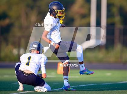 Thumbnail 1 in FR: Grand Oaks (blue) vs Katy Freeman photogallery.