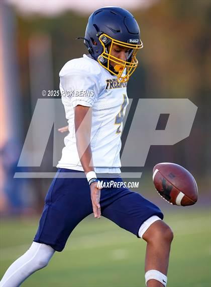 Thumbnail 1 in FR: Grand Oaks (blue) vs Katy Freeman photogallery.