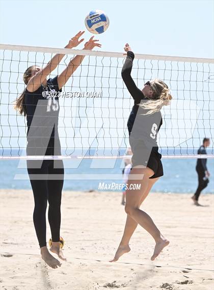Thumbnail 1 in Wave League Finals - Newport Harbor photogallery.