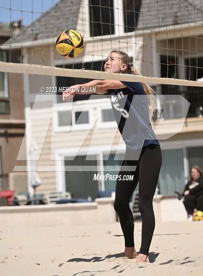 Thumbnail 2 in Wave League Finals - Newport Harbor photogallery.