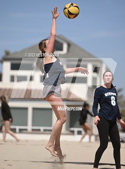 Thumbnail 1 in Wave League Finals - Newport Harbor photogallery.