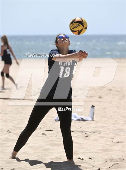 Thumbnail 1 in Wave League Finals - Newport Harbor photogallery.