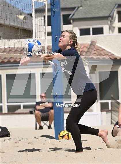 Thumbnail 1 in Wave League Finals - Newport Harbor photogallery.