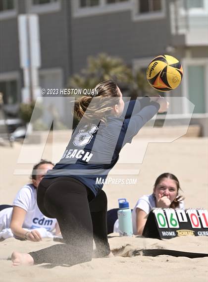 Thumbnail 1 in Wave League Finals - Newport Harbor photogallery.