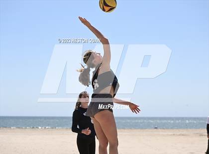 Thumbnail 2 in Wave League Finals - Newport Harbor photogallery.