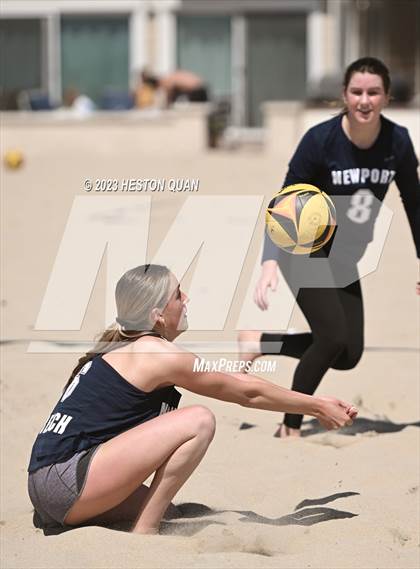 Thumbnail 1 in Wave League Finals - Newport Harbor photogallery.