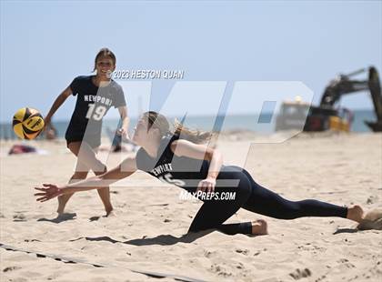 Thumbnail 2 in Wave League Finals - Newport Harbor photogallery.