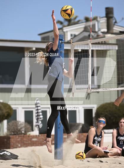 Thumbnail 2 in Wave League Finals - Newport Harbor photogallery.