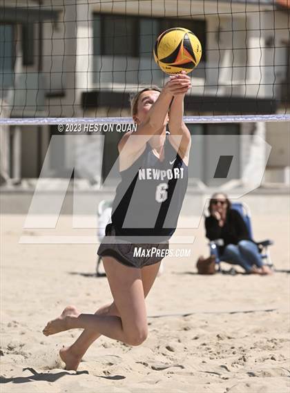 Thumbnail 1 in Wave League Finals - Newport Harbor photogallery.