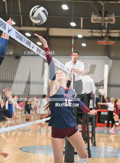 Thumbnail 3 in Perry vs. South Medford (Nike TOC Southwest) photogallery.