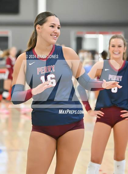 Thumbnail 1 in Perry vs. South Medford (Nike TOC Southwest) photogallery.