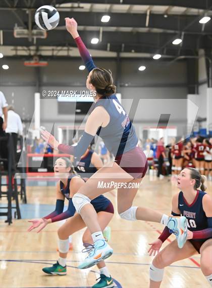 Thumbnail 1 in Perry vs. South Medford (Nike TOC Southwest) photogallery.