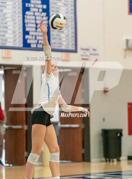 Thumbnail 3 in Hamilton Southeastern vs Westfield (IHSAA 4A Sectional Semifinal) photogallery.