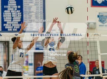 Thumbnail 1 in Hamilton Southeastern vs Westfield (IHSAA 4A Sectional Semifinal) photogallery.