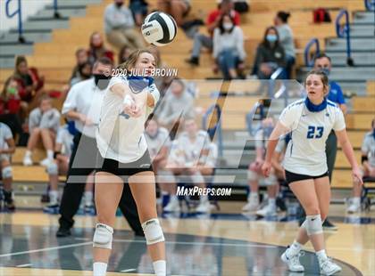Thumbnail 2 in Hamilton Southeastern vs Westfield (IHSAA 4A Sectional Semifinal) photogallery.