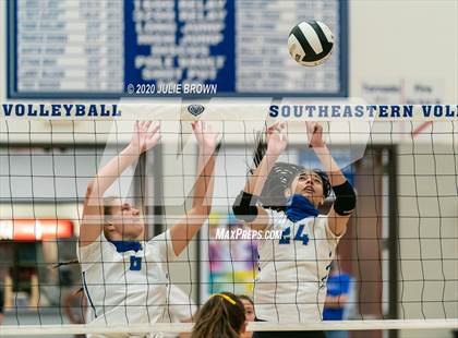 Thumbnail 3 in Hamilton Southeastern vs Westfield (IHSAA 4A Sectional Semifinal) photogallery.