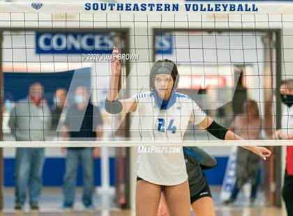 Thumbnail 2 in Hamilton Southeastern vs Westfield (IHSAA 4A Sectional Semifinal) photogallery.