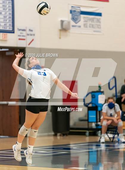 Thumbnail 1 in Hamilton Southeastern vs Westfield (IHSAA 4A Sectional Semifinal) photogallery.
