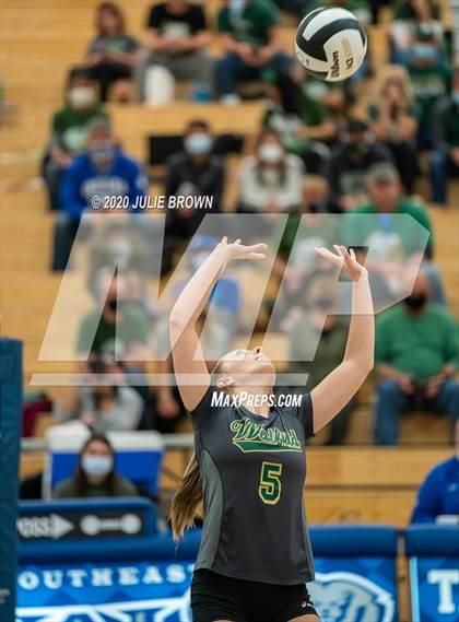 Thumbnail 2 in Hamilton Southeastern vs Westfield (IHSAA 4A Sectional Semifinal) photogallery.