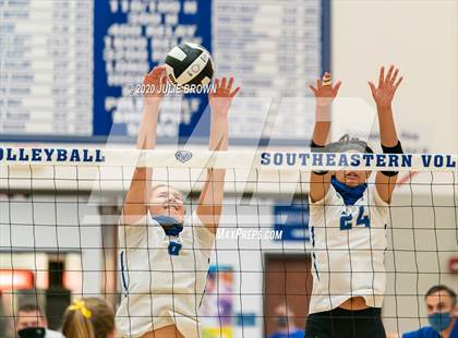 Thumbnail 3 in Hamilton Southeastern vs Westfield (IHSAA 4A Sectional Semifinal) photogallery.