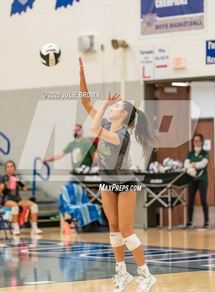 Thumbnail 1 in Hamilton Southeastern vs Westfield (IHSAA 4A Sectional Semifinal) photogallery.