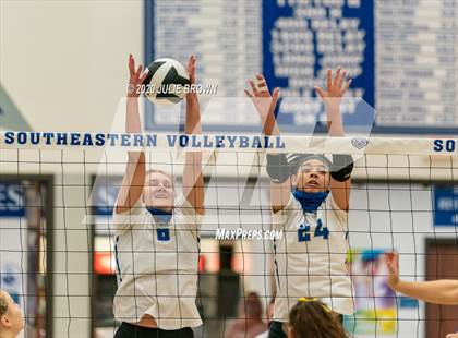 Thumbnail 3 in Hamilton Southeastern vs Westfield (IHSAA 4A Sectional Semifinal) photogallery.