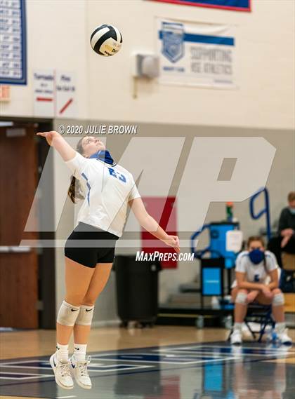 Thumbnail 2 in Hamilton Southeastern vs Westfield (IHSAA 4A Sectional Semifinal) photogallery.