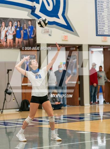 Thumbnail 1 in Hamilton Southeastern vs Westfield (IHSAA 4A Sectional Semifinal) photogallery.