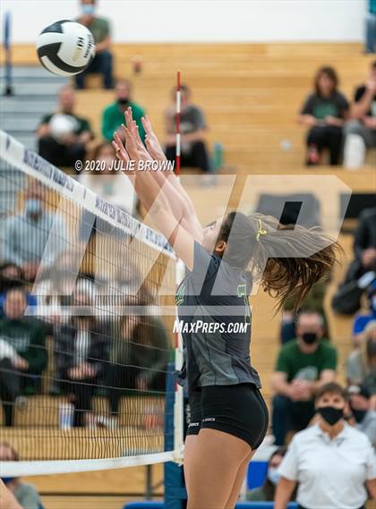 Thumbnail 3 in Hamilton Southeastern vs Westfield (IHSAA 4A Sectional Semifinal) photogallery.