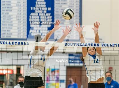 Thumbnail 3 in Hamilton Southeastern vs Westfield (IHSAA 4A Sectional Semifinal) photogallery.