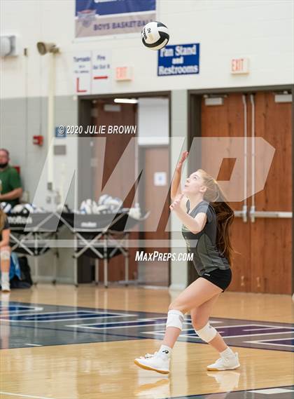 Thumbnail 1 in Hamilton Southeastern vs Westfield (IHSAA 4A Sectional Semifinal) photogallery.