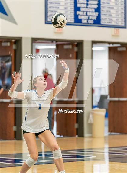 Thumbnail 2 in Hamilton Southeastern vs Westfield (IHSAA 4A Sectional Semifinal) photogallery.