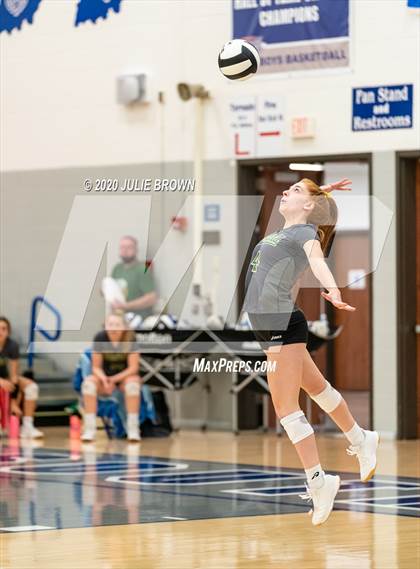 Thumbnail 3 in Hamilton Southeastern vs Westfield (IHSAA 4A Sectional Semifinal) photogallery.