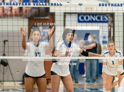 Thumbnail 3 in Hamilton Southeastern vs Westfield (IHSAA 4A Sectional Semifinal) photogallery.
