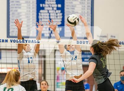Thumbnail 2 in Hamilton Southeastern vs Westfield (IHSAA 4A Sectional Semifinal) photogallery.