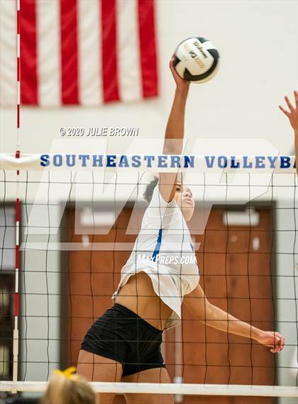 Thumbnail 1 in Hamilton Southeastern vs Westfield (IHSAA 4A Sectional Semifinal) photogallery.