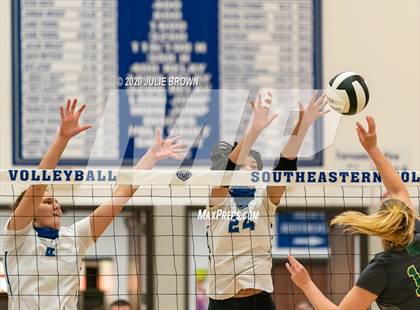 Thumbnail 3 in Hamilton Southeastern vs Westfield (IHSAA 4A Sectional Semifinal) photogallery.